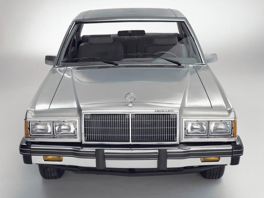  Mercury Cougar GS 4-Door Sedan 1981 года  (фото 2 из 2)
